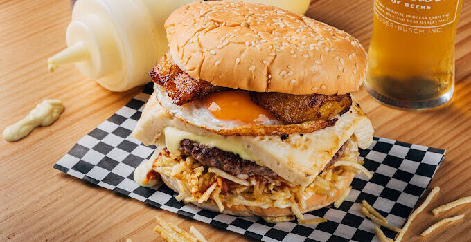 Food truck con las hamburguesas más deliciosas