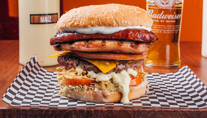 Hamburguesa fusión con toques del chef