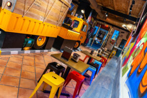 Interior local QW Food Truck en Valencia